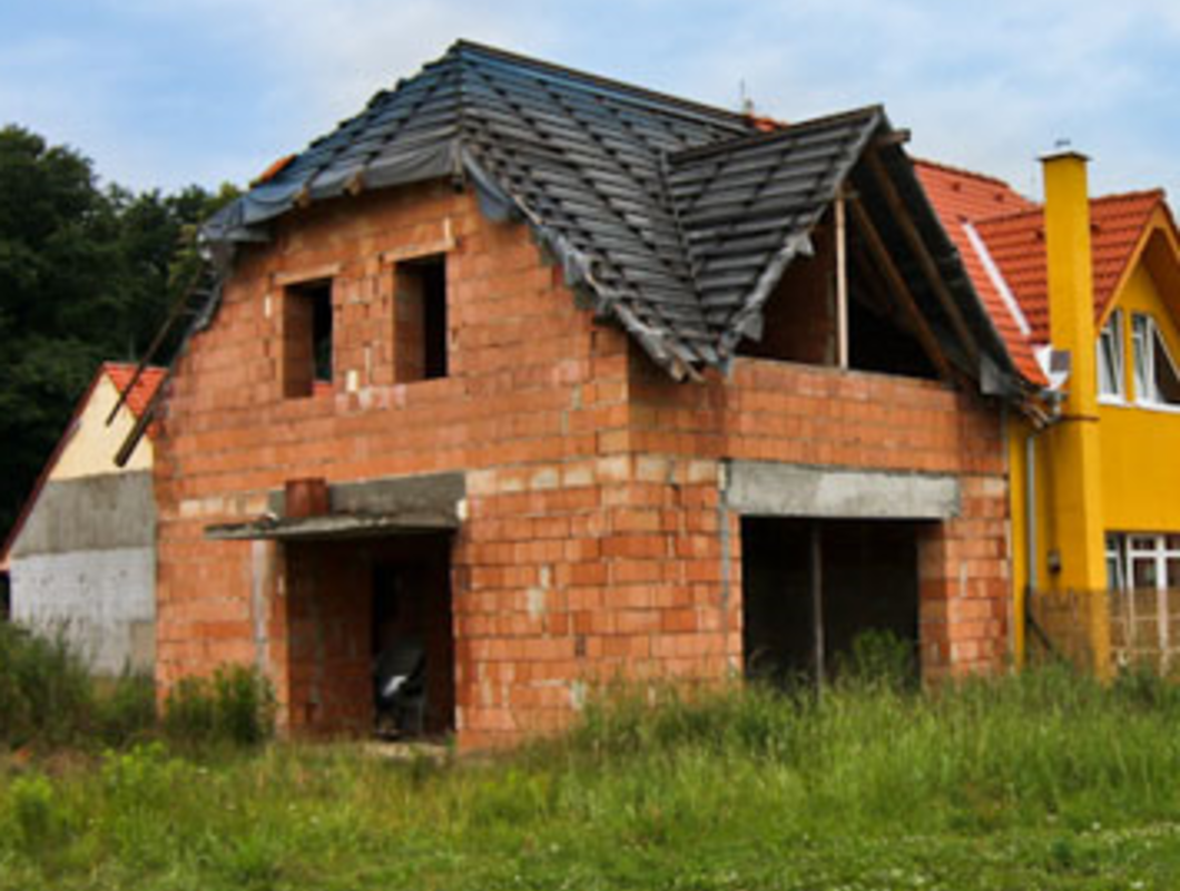 Vyklízení práce ve stavbě a kolem stavby
