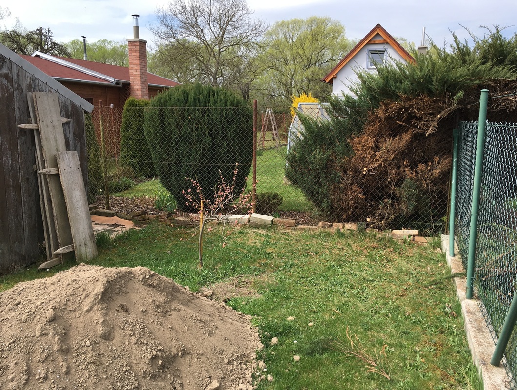 Stavba plotu, odstranění kůlny