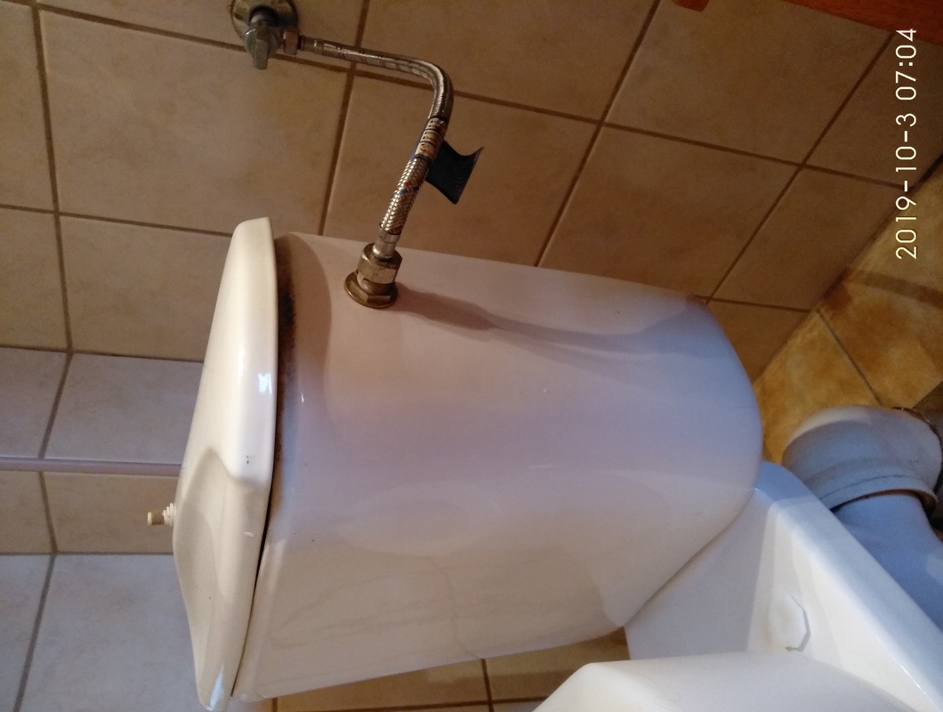 Výměna baterie a nádrže na záchod