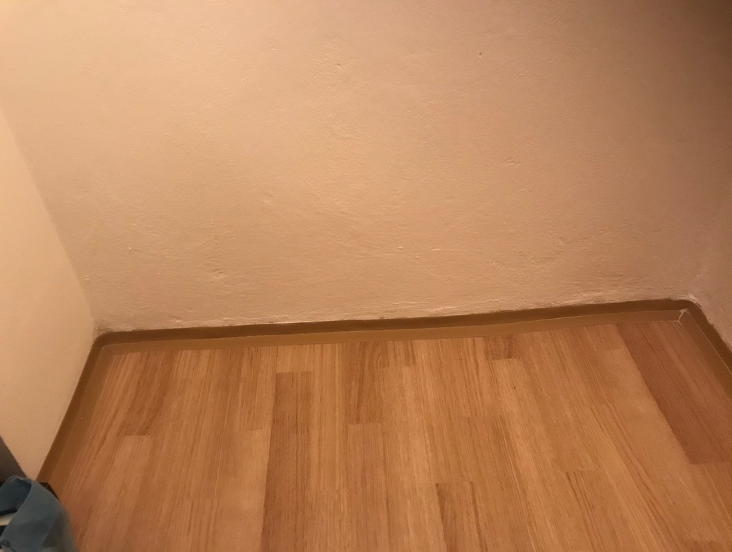 Vyvrtat policivy regál