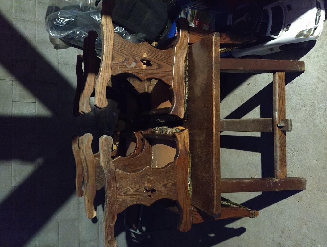 Renovace jídelního stolu a čtyř židlí