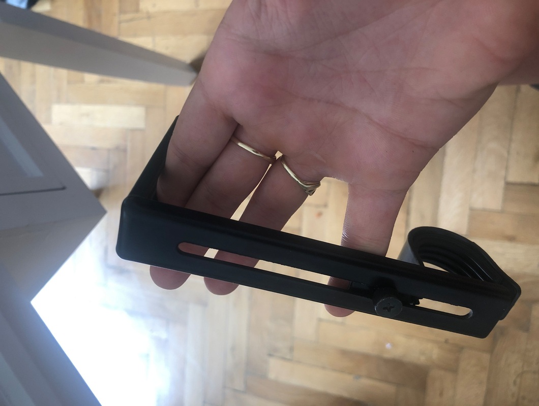 Přivrtat garnýž a odstranit starý garnýž