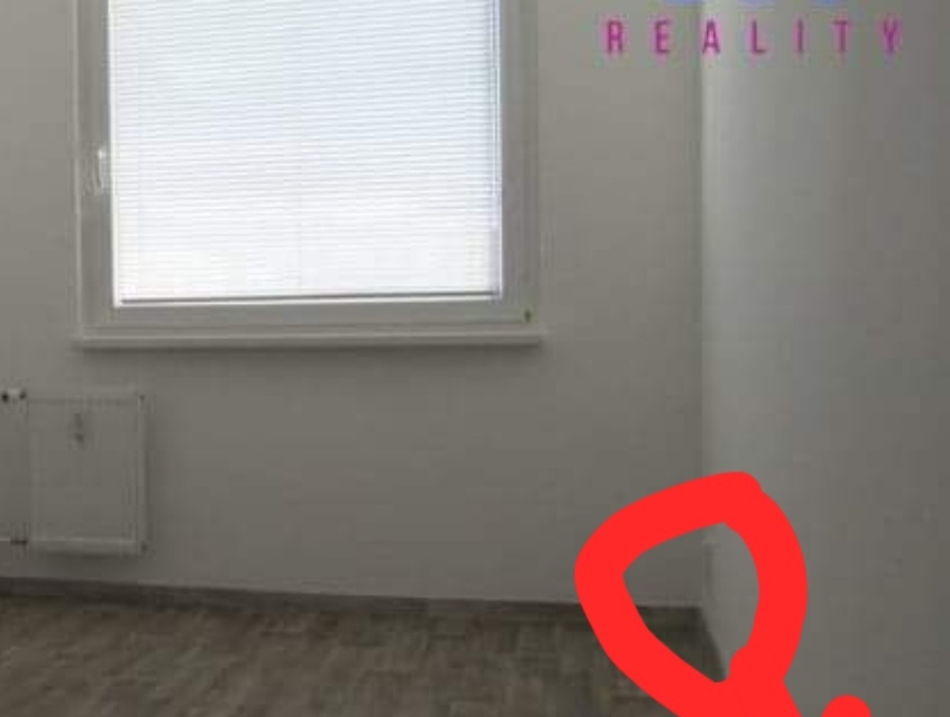 Nová el. zásuvka s kompletací (zadělaní zdi etc.)