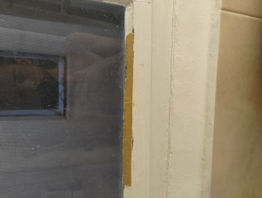 Přetřít tmel na okně