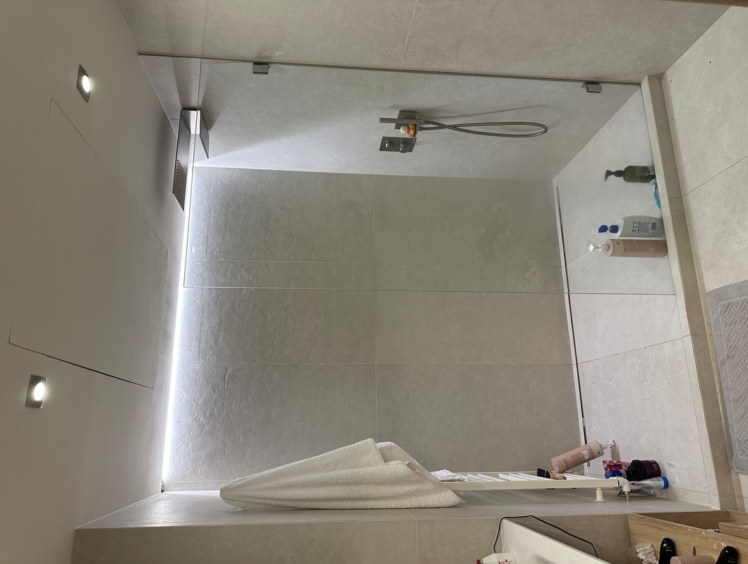 Koupelna - nejde voda do topného žebříku a elektřina do topné rohože v podlaze