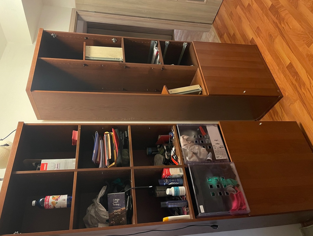 Demontáž a odvoz 2 skříní z pracovny