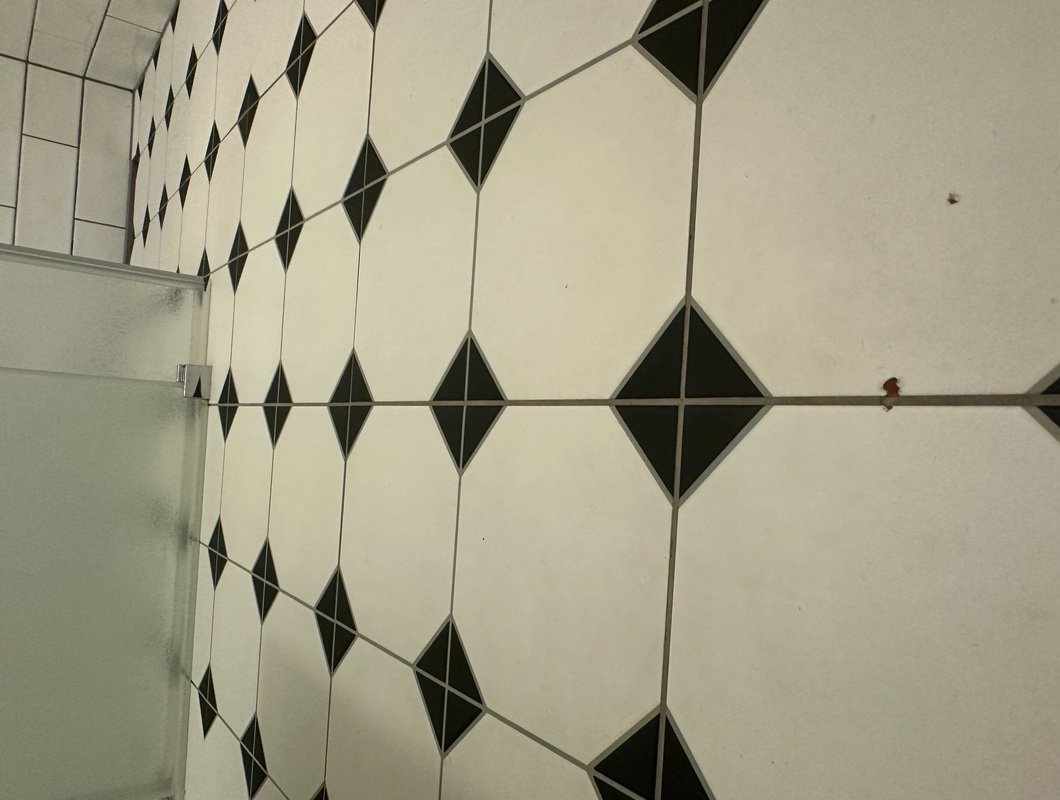 Tmel do 10 děr v kachlikách a dřevu